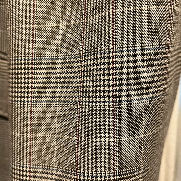 Men’s Haggar Brand Sport Coat. 42R. - Picture 2 of 2